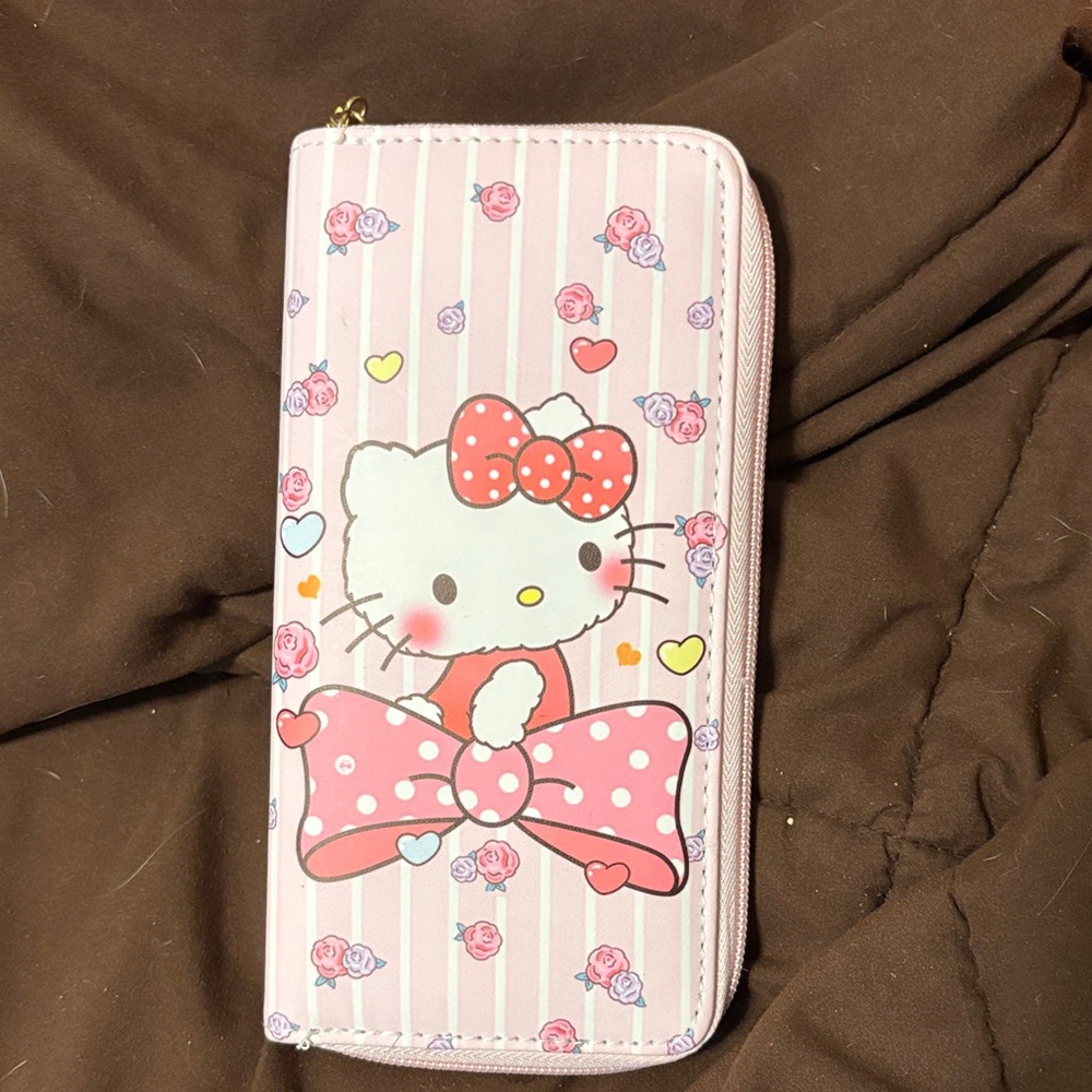 Hello Kitty Pink Striped Wallet